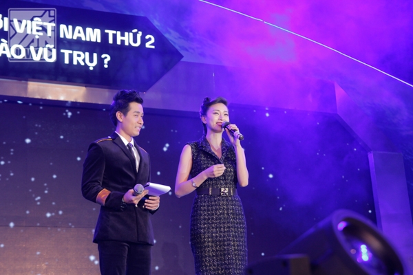 
	
	Ngô Thanh Vân là đại sứ chương trình tối qua tại Hà Nội, cô lên giao lưu trò chuyện cùng với MC Nguyên Khang - Tin sao Viet - Tin tuc sao Viet - Scandal sao Viet - Tin tuc cua Sao - Tin cua Sao